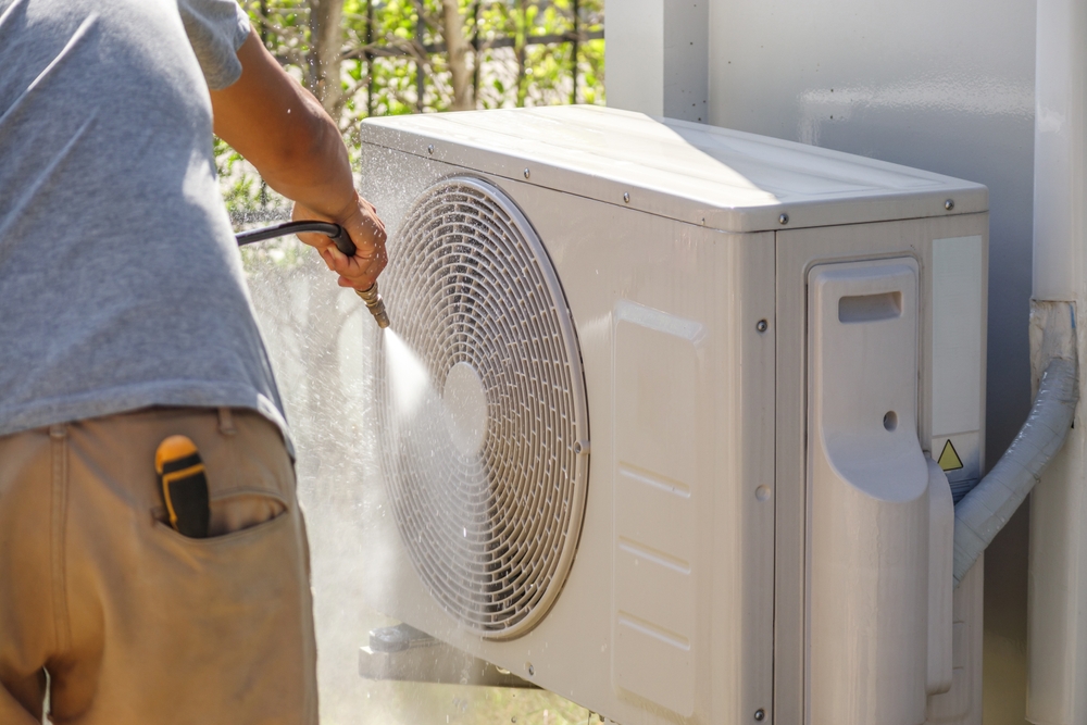 Air,Conditioning,Compressor,Outdoor,Unit,Cleaning,Service,With,Water,Spray